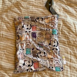 Itzy Ritzy Sealed Wet Bag With Adjustable Handle